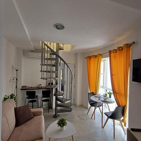 Apartamento Ático acogedor, céntrico y a 2 min de la playa. Fuengirola Exterior foto