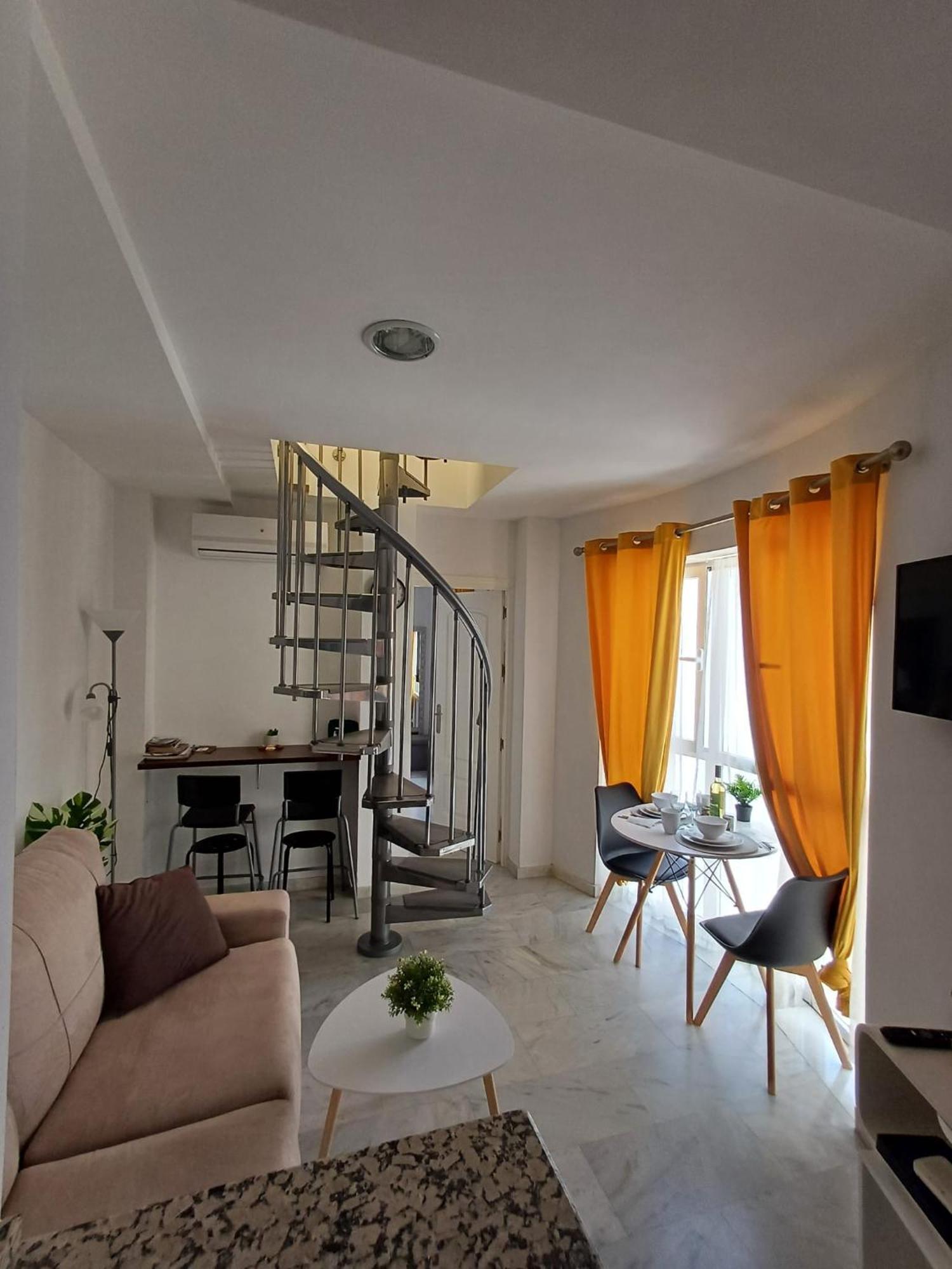 Apartamento Ático acogedor, céntrico y a 2 min de la playa. Fuengirola Exterior foto