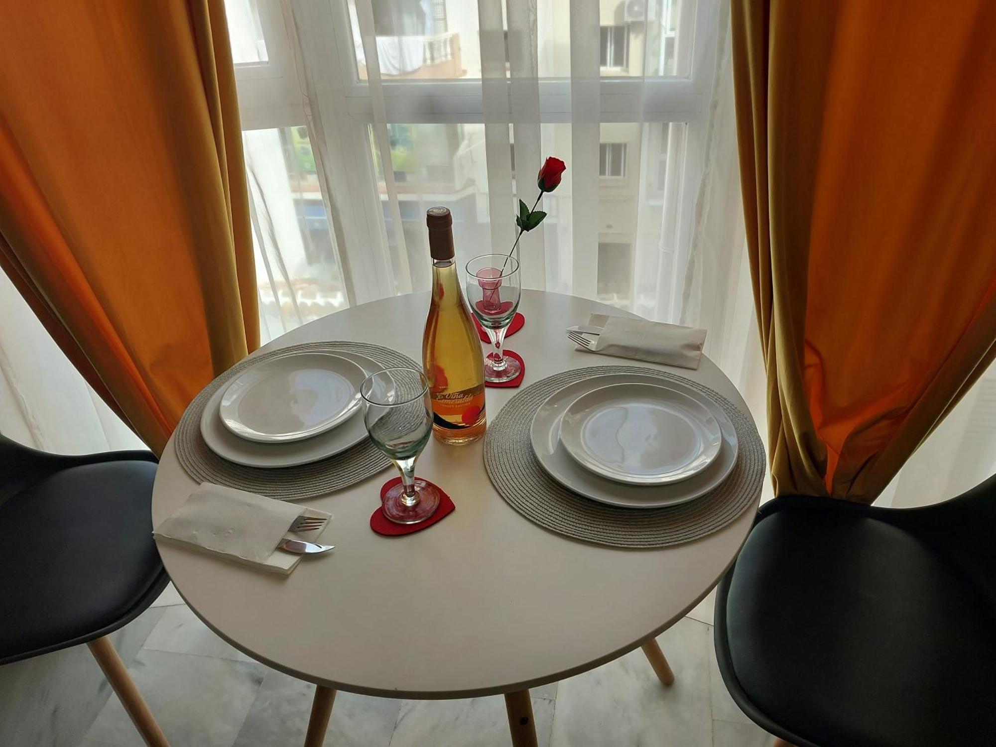 Apartamento Ático acogedor, céntrico y a 2 min de la playa. Fuengirola Exterior foto